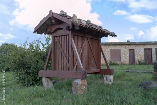 Moinhos da Serra da Atalhada, Vila Nova de Poiares.  photo