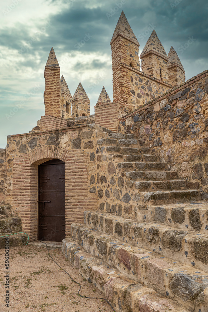 Vista exterior del castillo de Guadamur ,Toledo, España