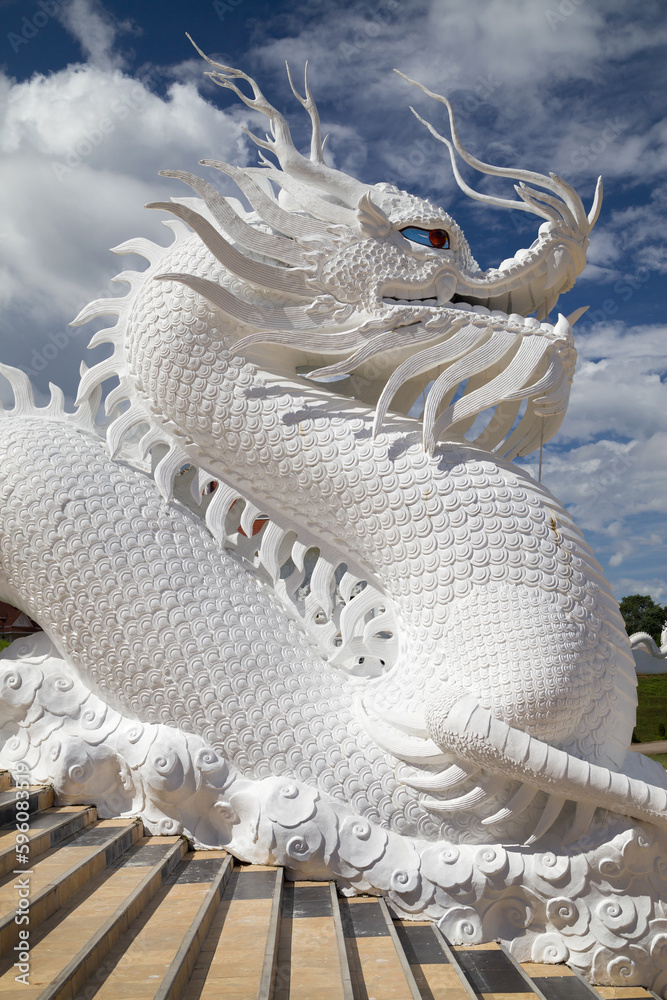 White Dragon at Wat Huay Pla Kang in Chiang Rai, Thailand