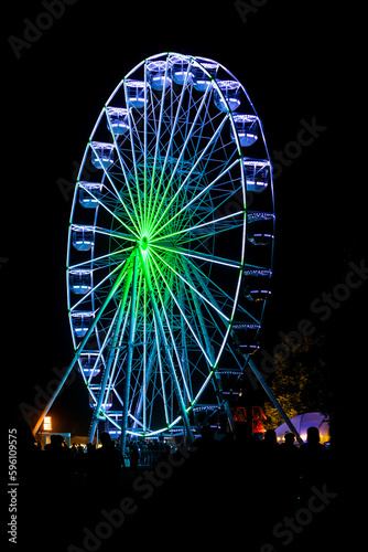 ferries wheel illuminated at night © Melinda Nagy