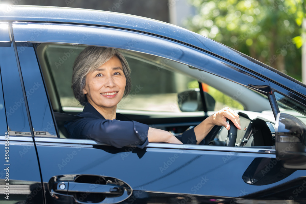 女性・車 女性・車