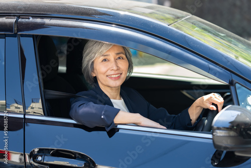 Tapety artystyczne 女性・車
