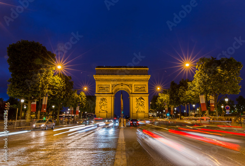 Arc de Triomphe in Paris at night