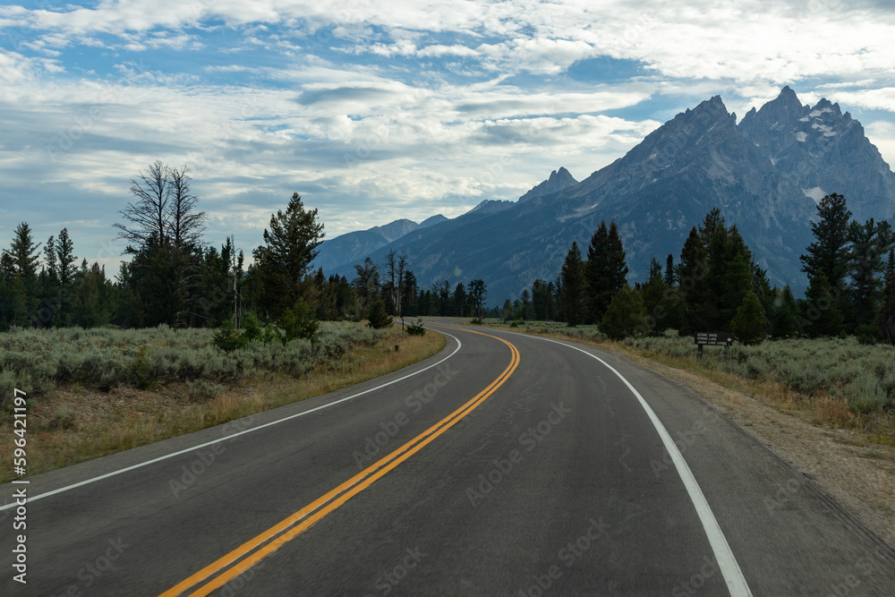 Naklejka premium Road to the mountains, Grand Tetons