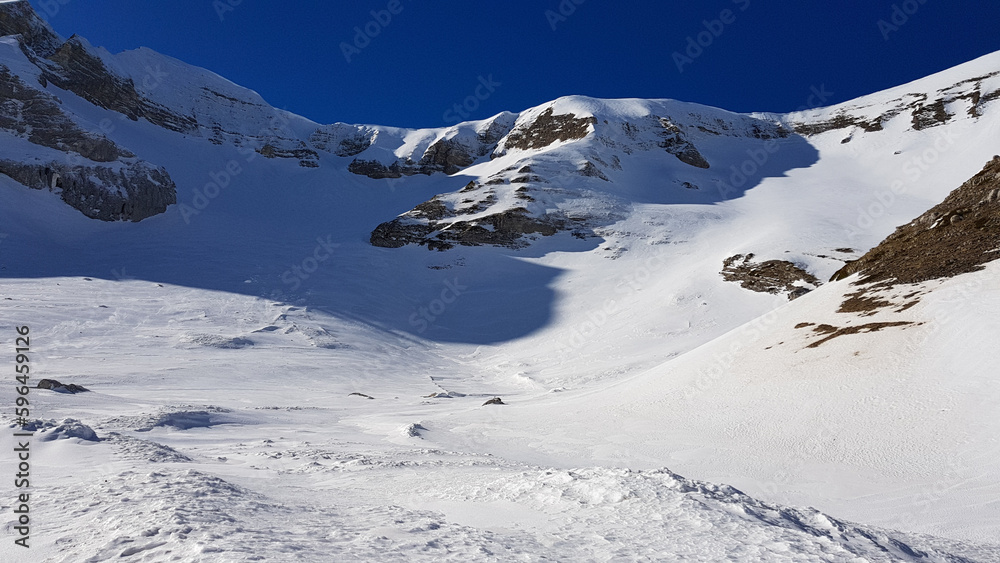 Montagne cime e neve