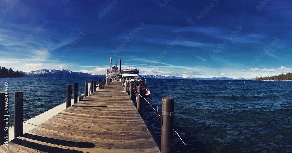Fototapeta premium pier on the lake