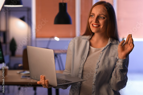 Female programmer working w...