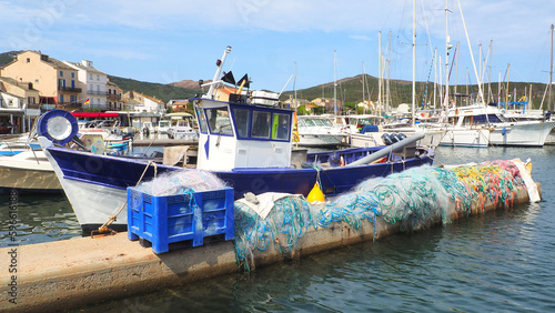 Le pointu, a Provençal story: it is a traditional, timeless and colorful fishing boat. It is because of its shape that this Provençal boat which magnifies with charm the Provençal coast owes its name photo
