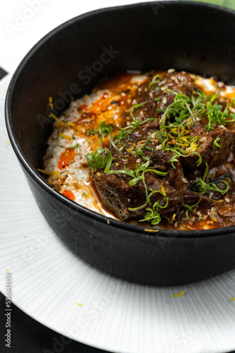 Braised veal cheeks with mashed potatoes