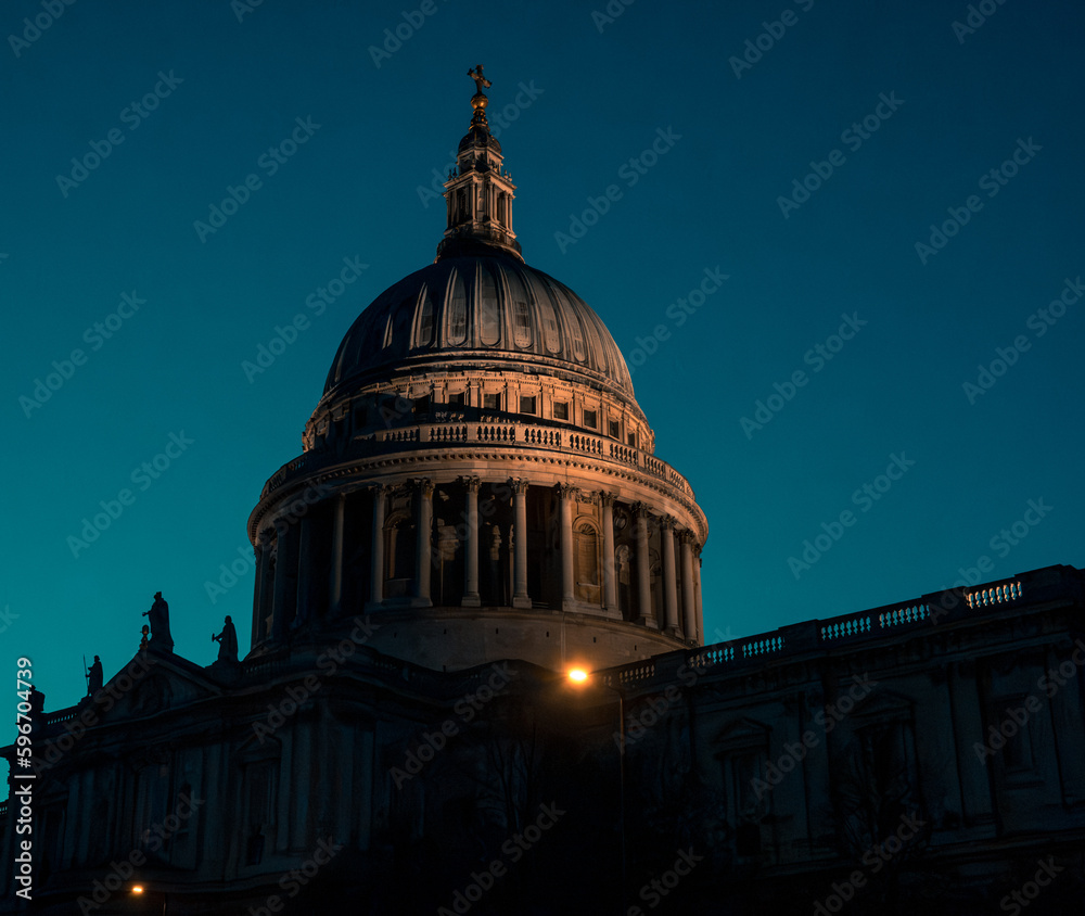 st paul cathedral at night