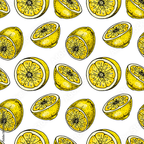  Lemon slice seamless pattern. Colorful hand drawn vector illustration in sketch style. Tropical exotic citrus fruit summer background