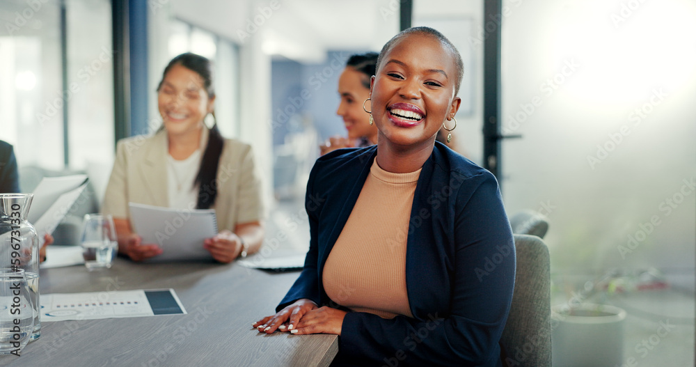 Meeting, happy and face of a business woman in discussion for a corporate project with her team. Collaboration, teamwork and portrait of a African female employee planning a strategy in the office. - obrazy, fototapety, plakaty 