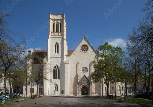La cathédrale blanche Saint-Caprais dans la ville d'Agen (Lot-et-Garonne)