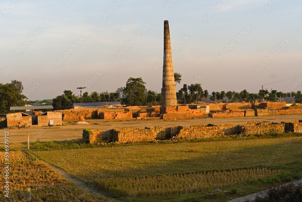 Ταπετσαρία view of chimney in brick making kiln in india