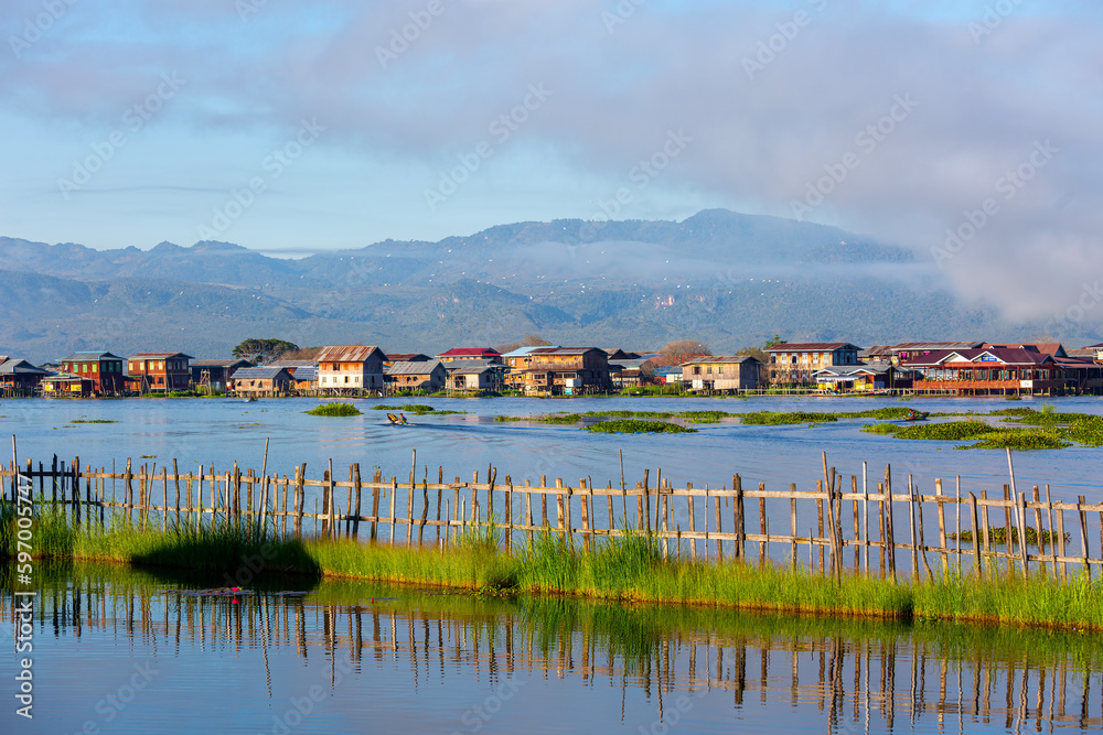 Fototapeta premium Mandalay, Myanmar, November 22, 2016: Myanmar people traveling by boat