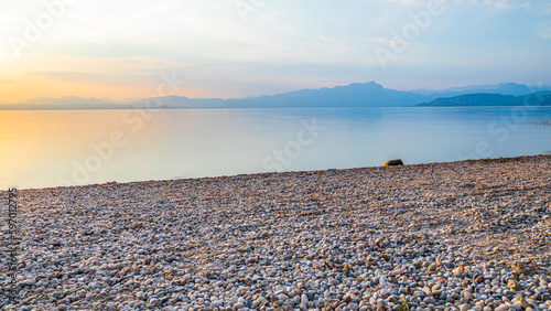 Kies Strand am see
