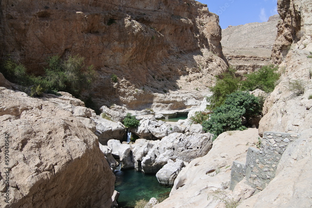 Kleiner Wasserfall im Wadi Bani Khalid im Oman