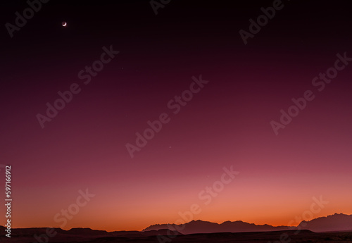Ungewühliche Sternenkonstellation in den Red Sea Mountains, Dezember 2019: Himmelsquartett von Mond, Venus, Jupiter und Saturn