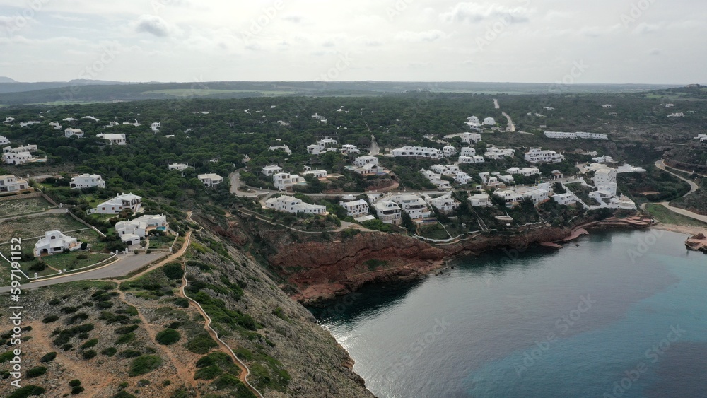 Espagne, sur l'île de Minorque, survol de la cala morell et de la pointe de l'éléphant	