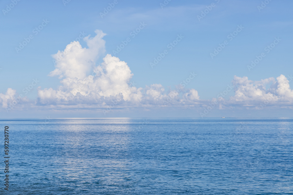 Obraz premium Blue sea ocean and the sky
