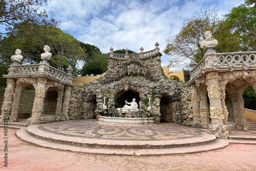Naklejka premium Historical building facade in Lisbon garden