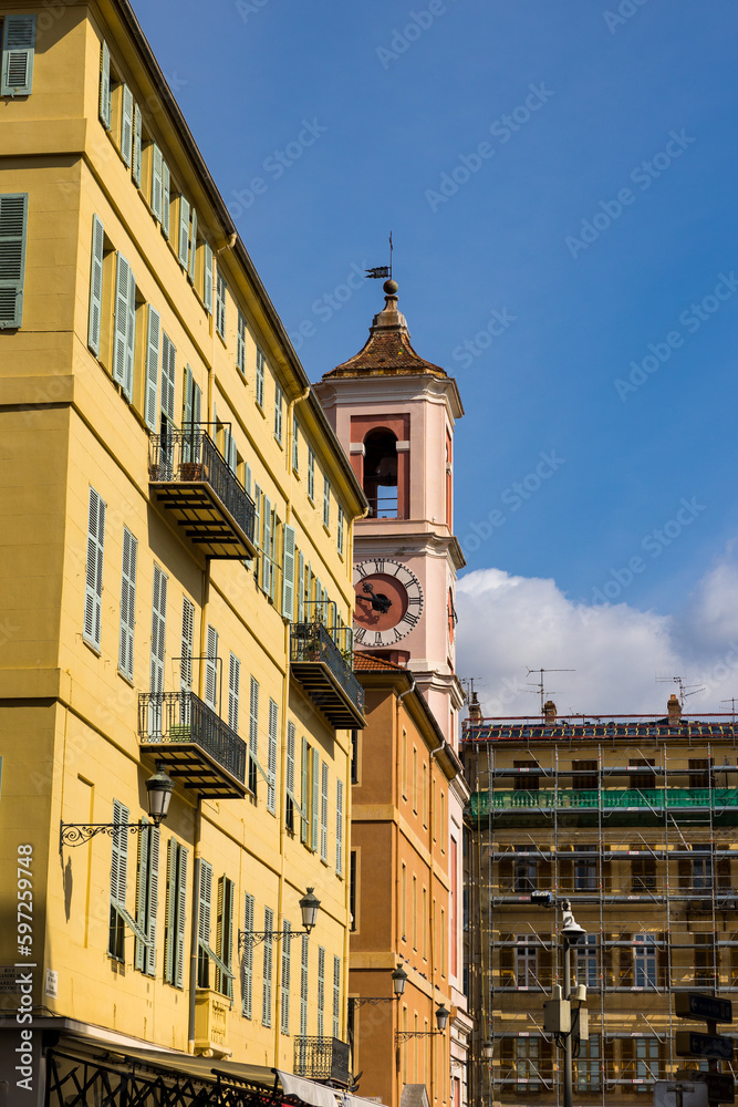 Fototapeta premium Tour de l'Horloge depuis la Palais de Justice à Nice