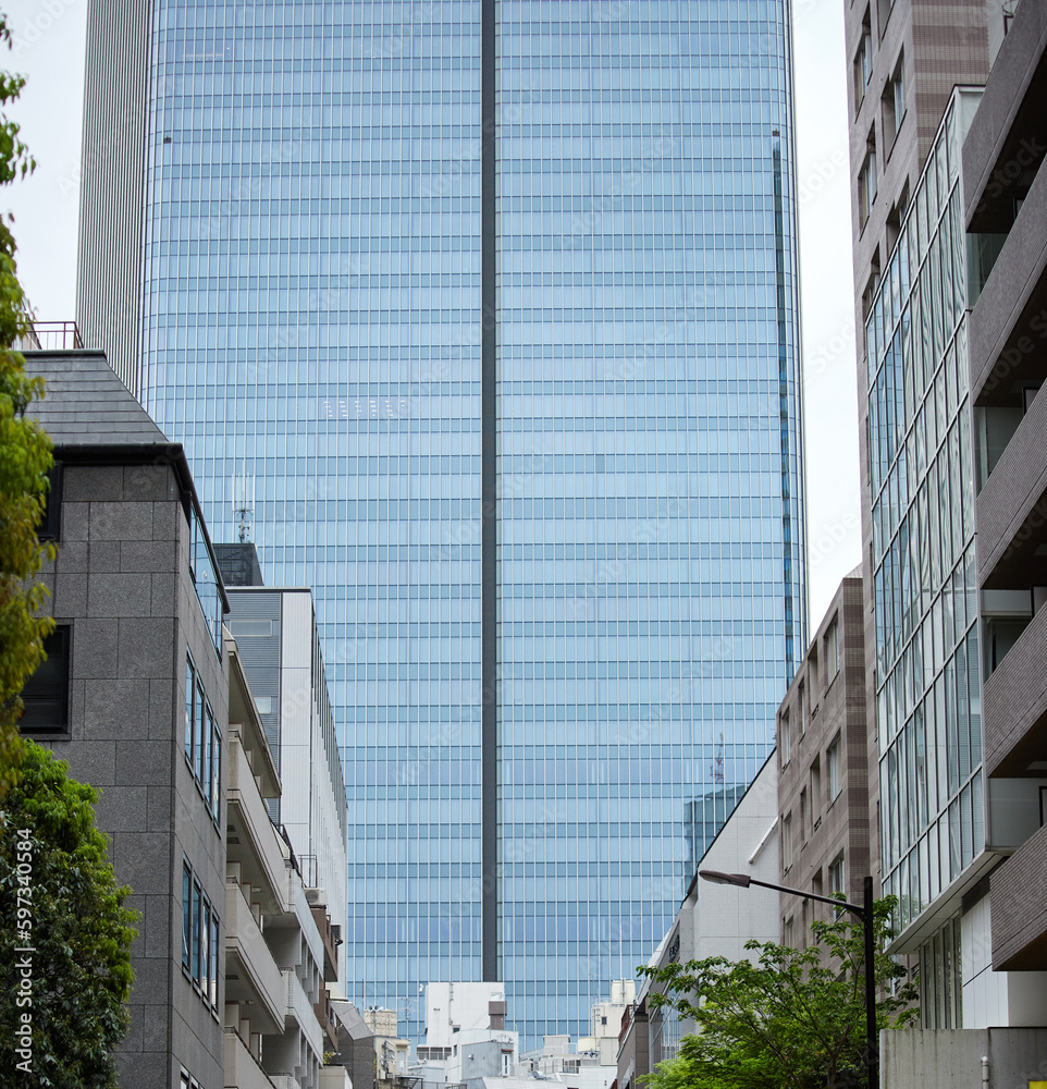 Obraz premium 東京都の高層オフィスビルの外壁の風景