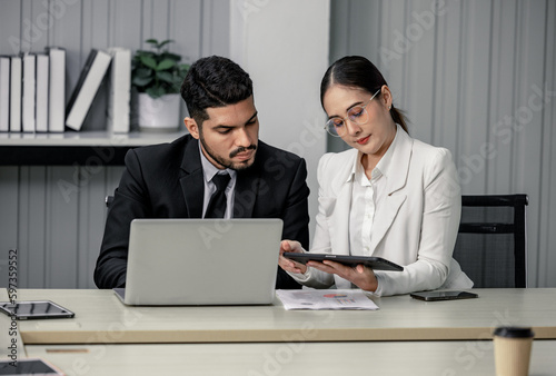 Ταπετσαρία Financial supervisor advises, coaches and trains the trainee employees in business analytics