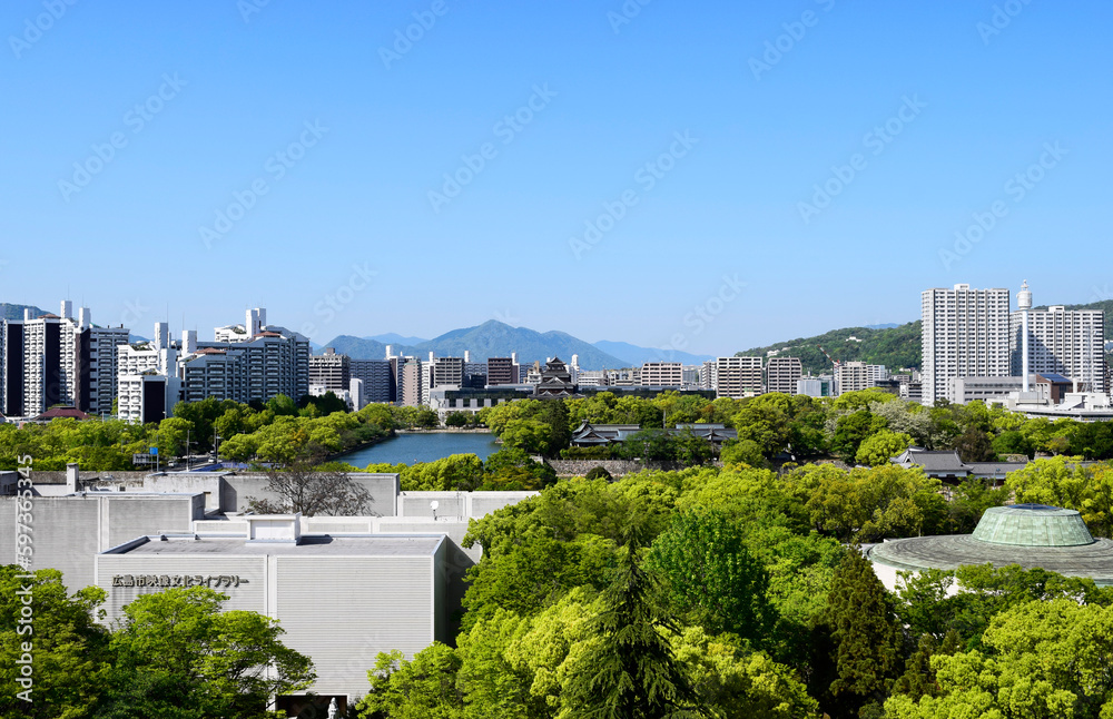 広島城と広島の街並み（2023年4月27日撮影）