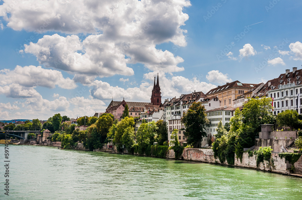 Fototapeta premium Basel, Stadt, Altstadt, Rhein, Fluss, Münster, Kirche, Pfalz, Wettsteinbrücke, Grossbasel, Rheinufer, Uferweg, Altstadthäuser, Sommer, Schweiz