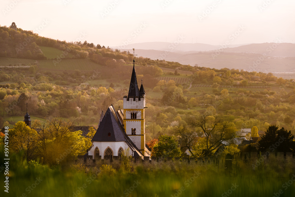 Burgkirche Ober-Ingelheim im April 2023
