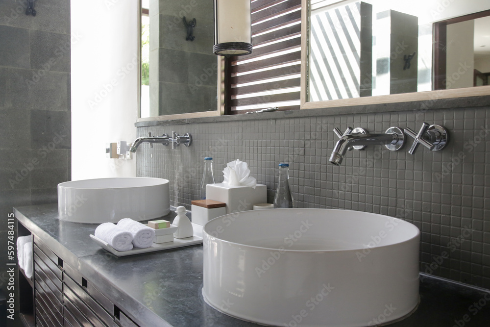 Contemporary design, oval white ceramic vessel bathroom sink Contemporary design, oval white ceramic vessel bathroom sink