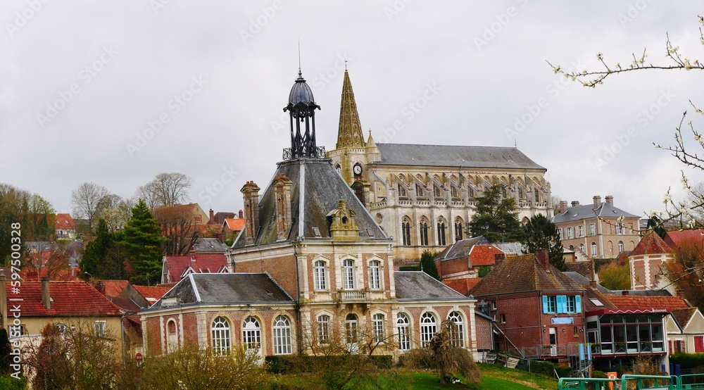 Mairie et église Saint Jean-Baptiste du village de Long dans la Somme en France Europe