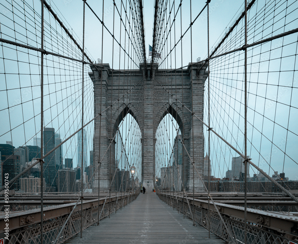 Fototapeta premium New York city Brooklyn Bridge at dusk