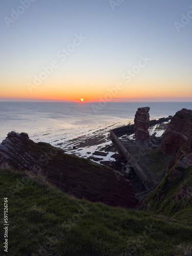Sonnenuntergang auf Helgoland an der Langen Anna