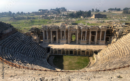 Sito archeologico dell'antica città di Hierapolis in Turchia - dettaglio dell'anfiteatro  photo