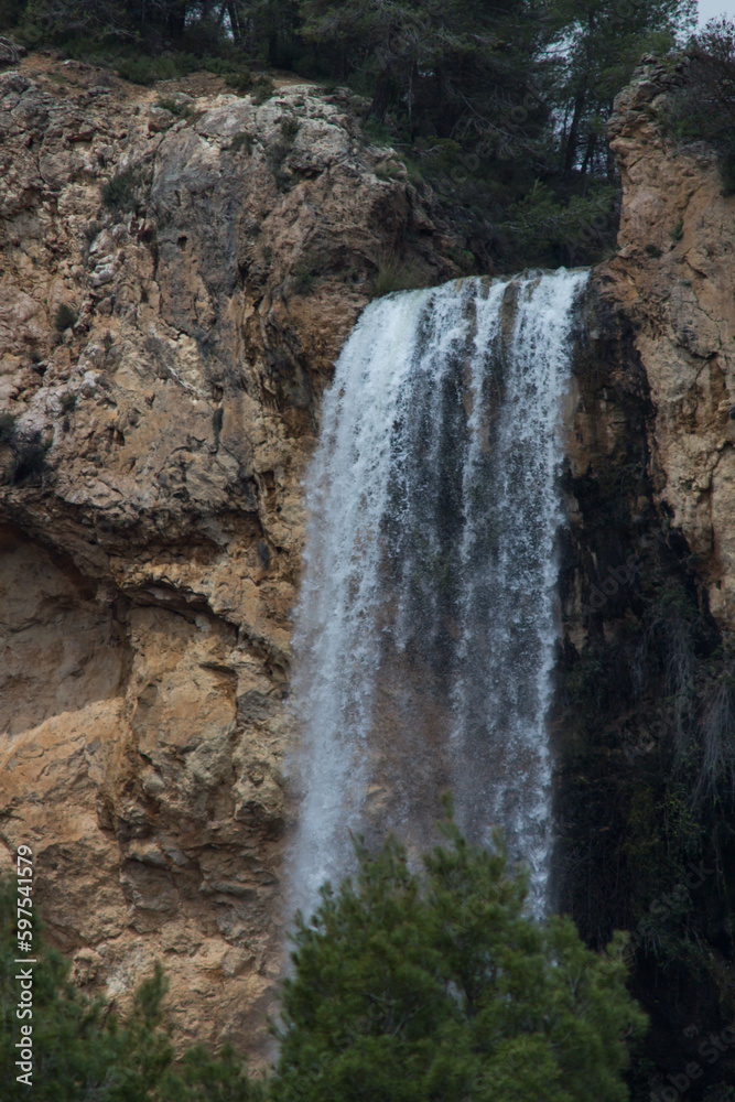 Obraz premium Cascada de El Salt de Alcoy al anochecher. España