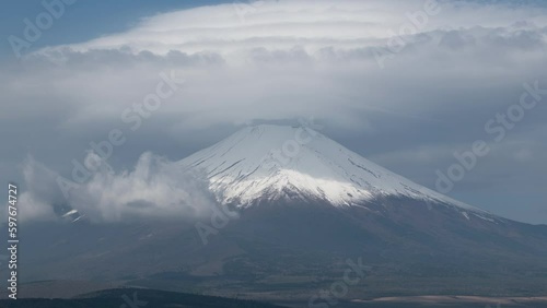 Wallpaper Mural Mt. Fuji with Lenticular Clouds on Top (Timelapse | Zoom Out) Torontodigital.ca