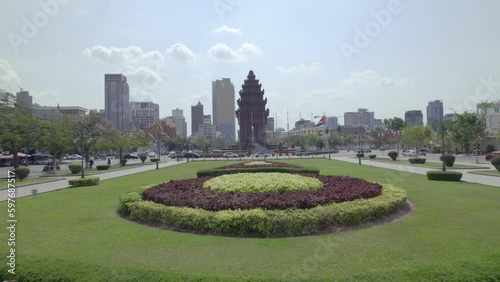 Fly over Neak Banh Teuk Park towards Independence Monument photo