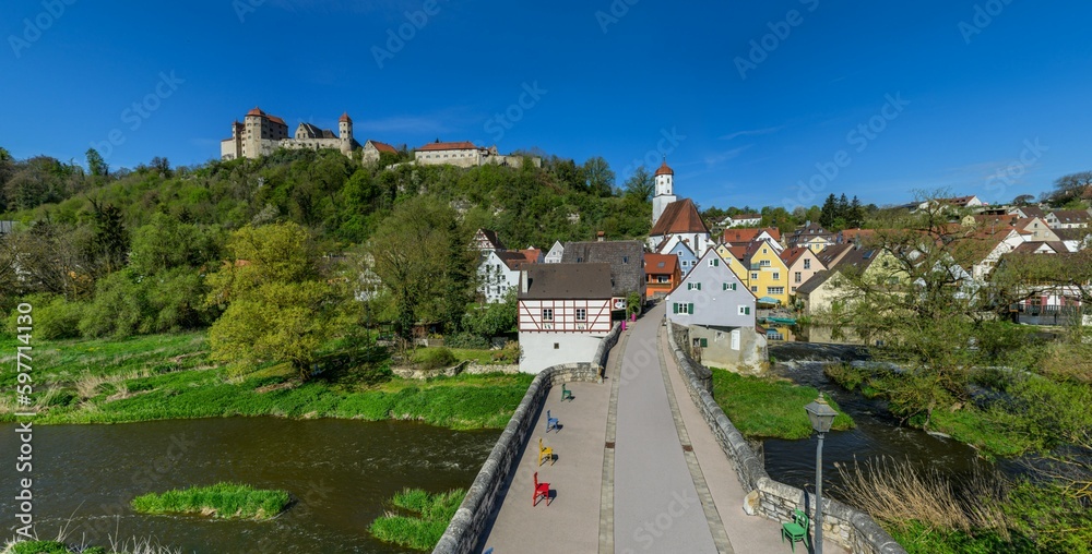 Naklejka premium Ausblick auf Harburg im Wörnitztal an der Romantischen Straße