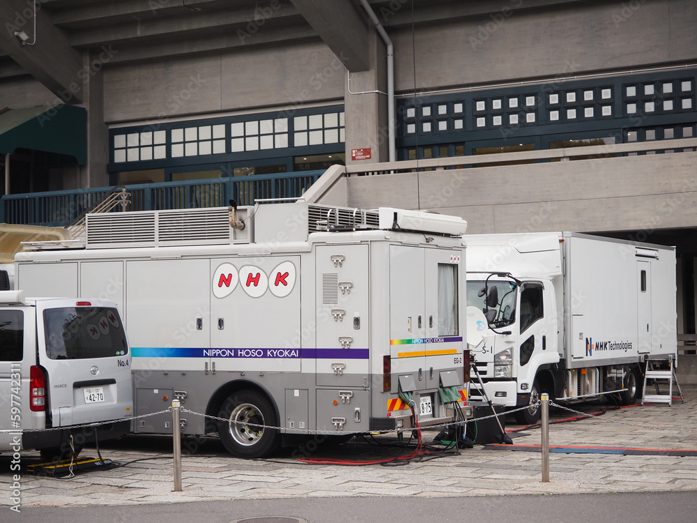 Foto de TOKYO, JAPAN - April 29, 2023: Trucks from the TV station NHK ...