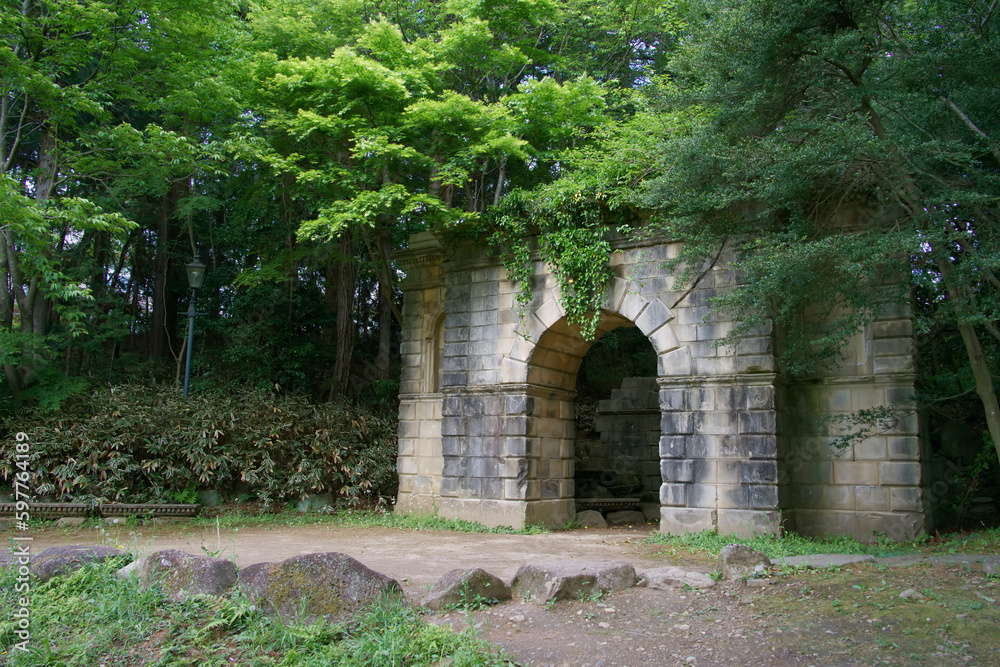 七ツ洞公園の門