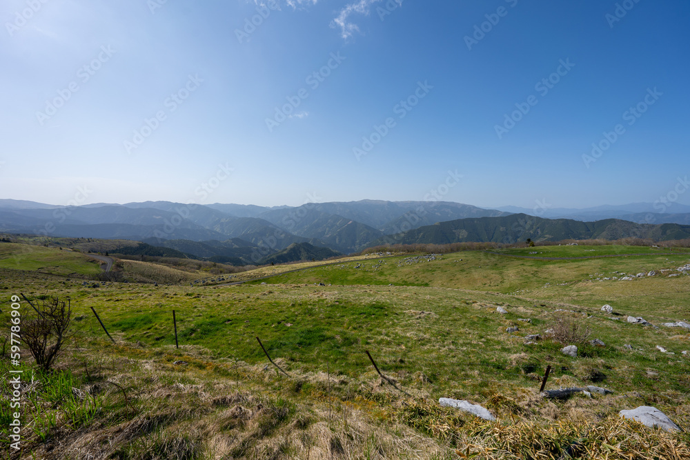 Naklejka premium 四国カルストの風景