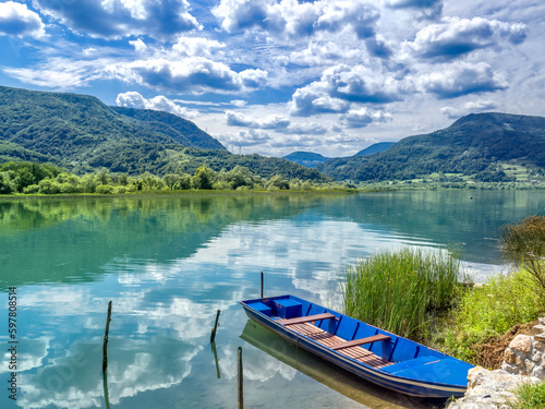 Boot auf der Drina in Serbien © iris