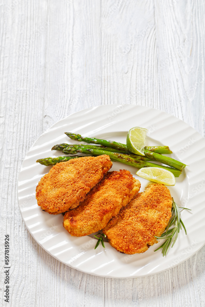 breaded chicken breasts with asparagus and lime breaded chicken breasts with asparagus and lime