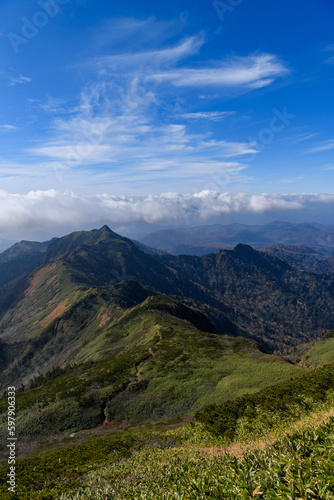 武尊山山頂から見た剣ヶ峰山 © backpacker
