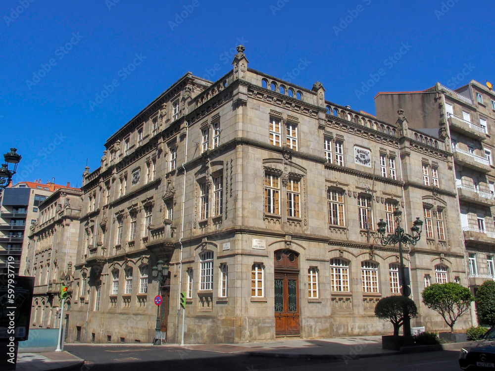 Edificio de la Escuela de Artes y Oficios de la ciudad de Vigo (1900). Obra del arquitecto Michel Pacewicz.