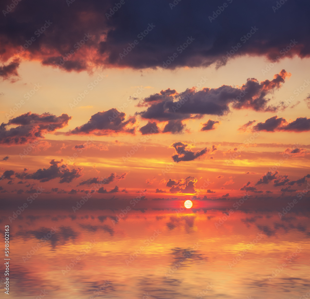 Fototapeta premium Sun and sea sunset background