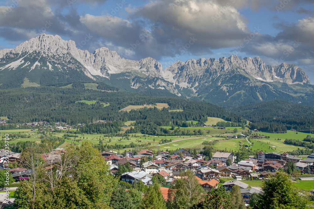 Blick von Ellmau auf das Kaisergebiege,Tirol,Österreich