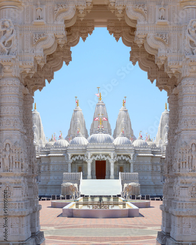 Canvas Print Indian white temple with blue sky. Hindu temple.